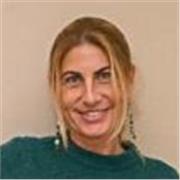 Offresi attività di aiuto compiti e preparazione esami. Laurea in Lettere, specializzazione Storia. Competenze informatiche e linguistiche